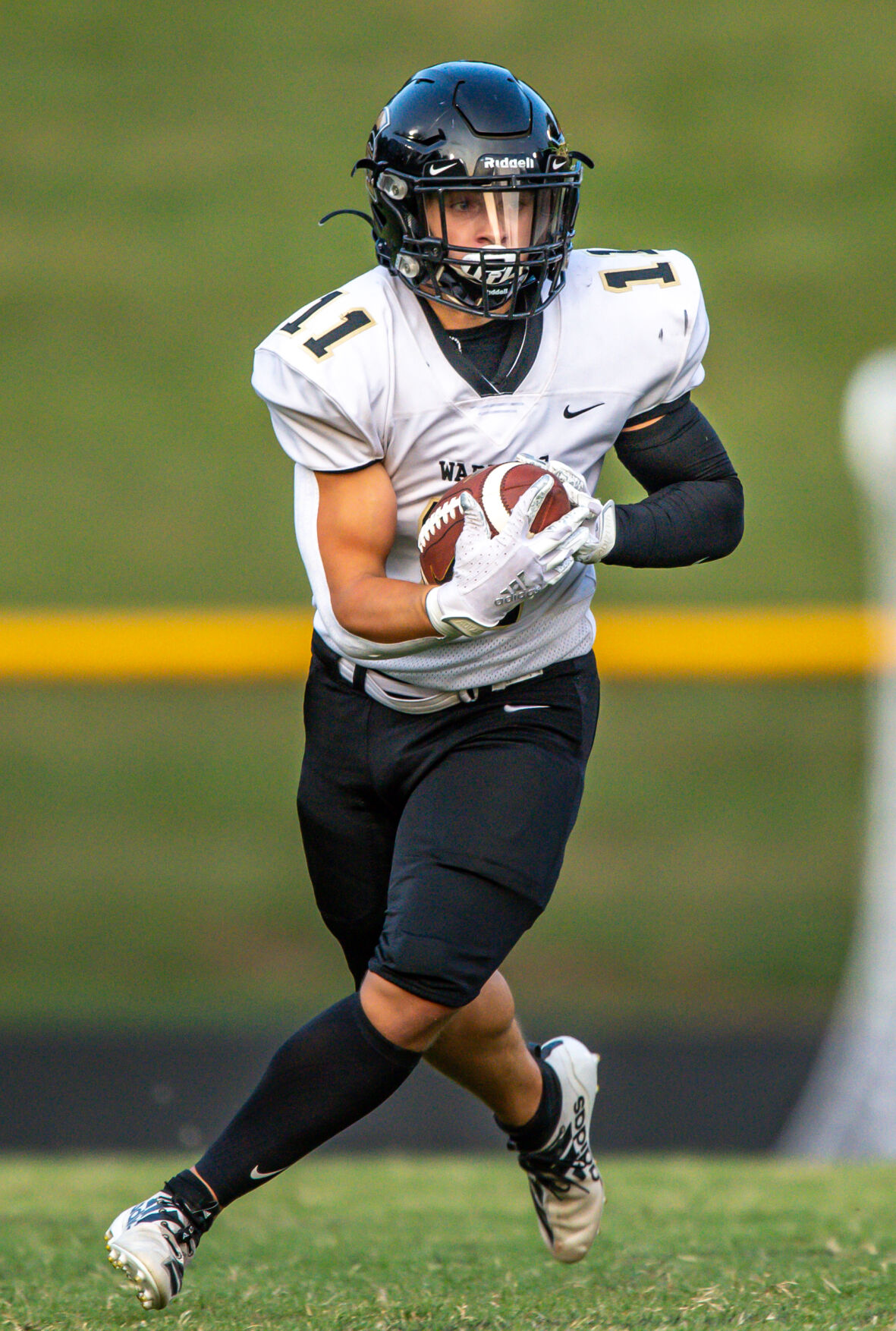 The Warriors dominated the Spiders 49-21.